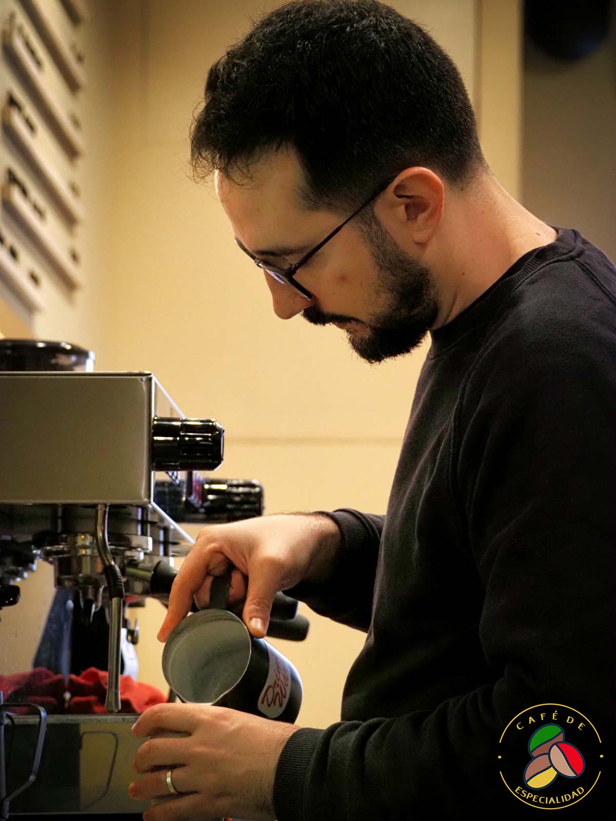 Roberto, barista de La Pasarela