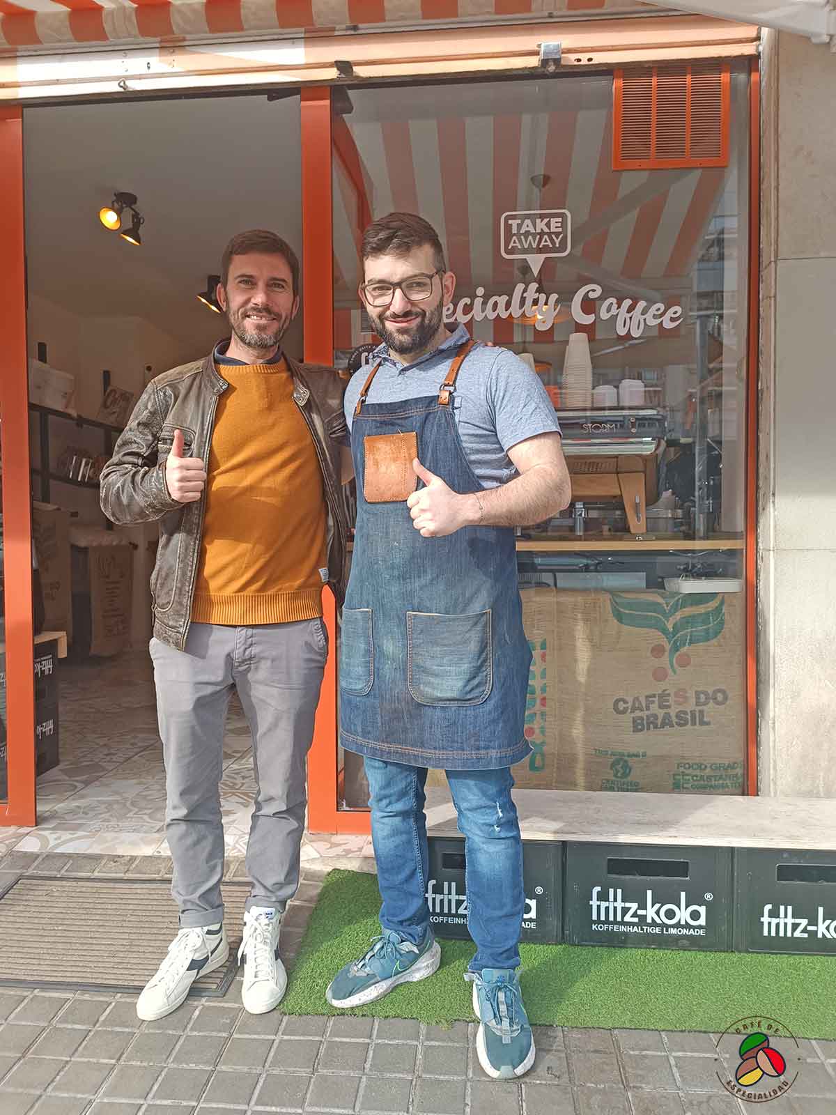 Facundo con Gianni de nuestro equipo.